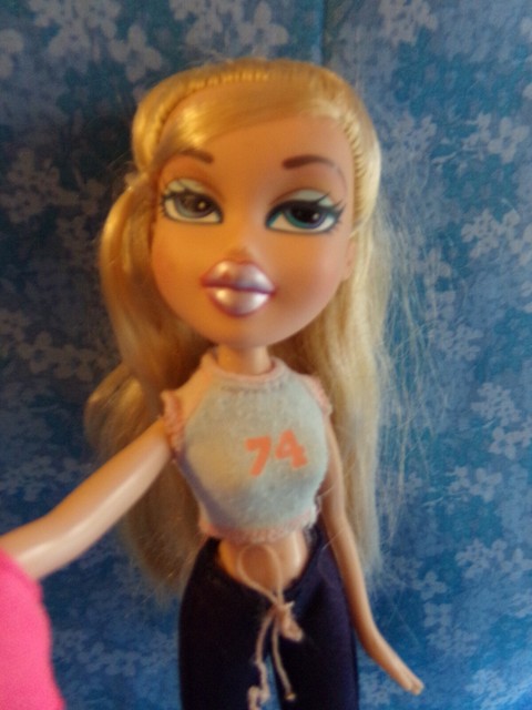 bratz flaunt it cloe