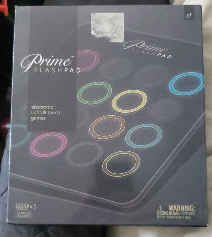 PRIME FLASHPAD B & W Electronic LIGHT & TOUCH Handheld Game VirzteX NEW