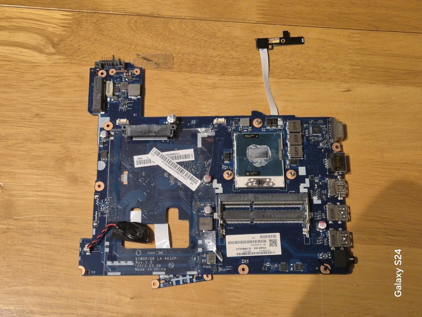 Lenovo G500 Motherboard. VIWGP/GR LA-9632P Rev:1.0.