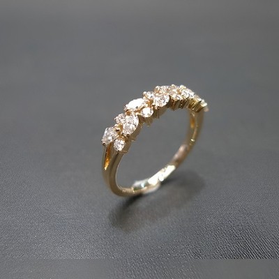 Exklusives 18k Gelbgold Band 0,50 t Lab Created Multi Shape Diamond E F VVS
