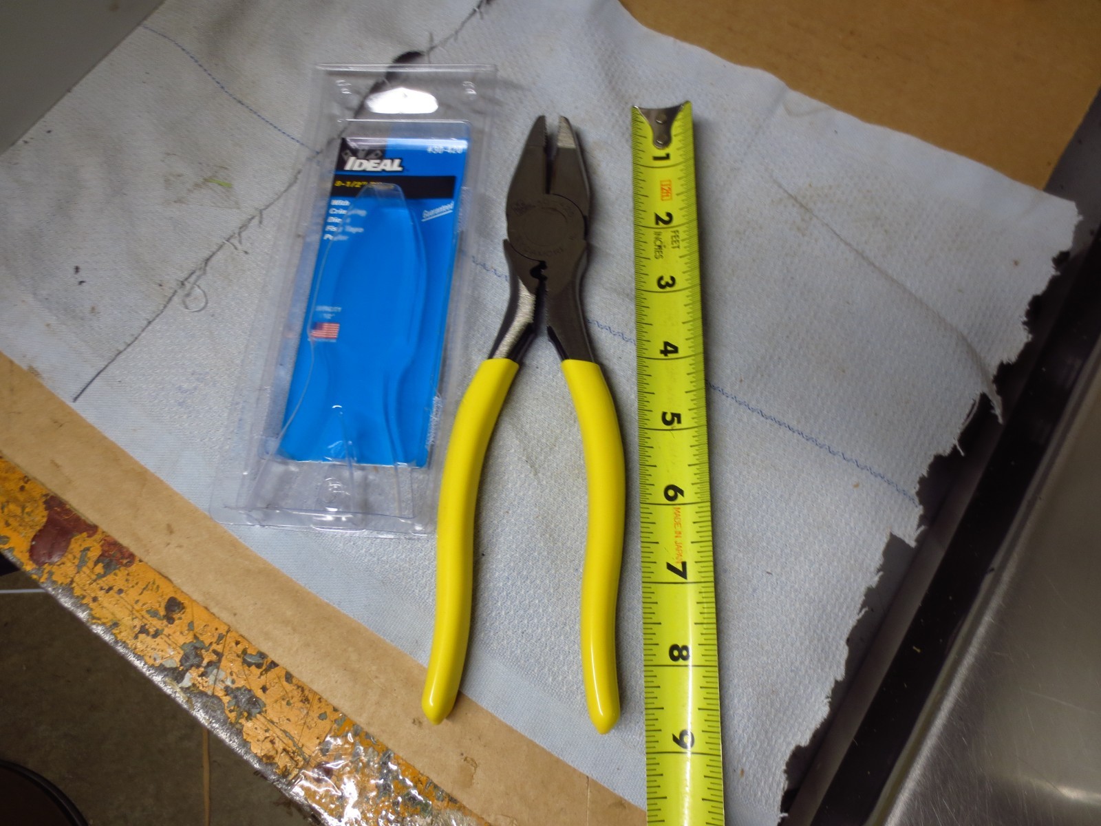 IDEAL 420 Electricians Plier w/ Crimp Nest, Fish Tape Pulling, 8-1/2", 30-420