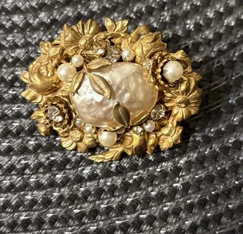RARE VINTAGE SIGNED MIRIAM HASKELL Gold tine  & Baroque  Pearl Brooch