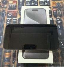 Apple iPhone 15 Pro 512GB Nero con scatola e cavo USB-C (Usato)