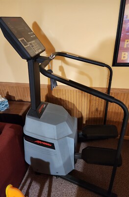 Stair Climber Lifestep 9500 Life Fitness 9500 HR Stepper SHIPPING