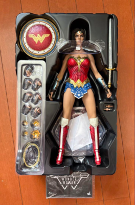 Hot Toys Justice League Wonder Woman 1/6 MMS506 Tokyo Comic Con