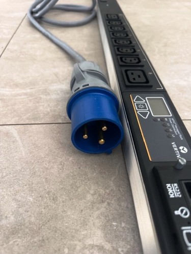 Emerson MPH2 Network Power PDU Metered Distribution Unit MPHR 1143 - Picture 2 of 6