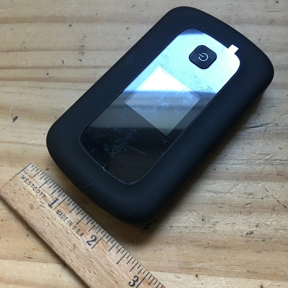 Kajeet SmartSpot V400 4G LTE Wi-Fi Hotspot 4"L x 2.5"W With USB C Cable - Image 4 of 4