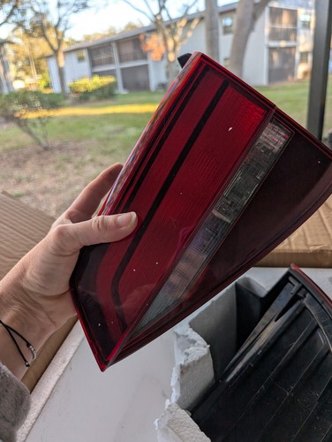 2017 Volkswagen Jetta Full Taillight Assembly - Picture 4 of 11