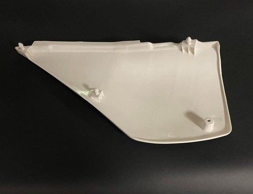 New Genuine YAMAHA Tt 600 1984-92 Right Side Panel Number Plate - Picture 4 of 4