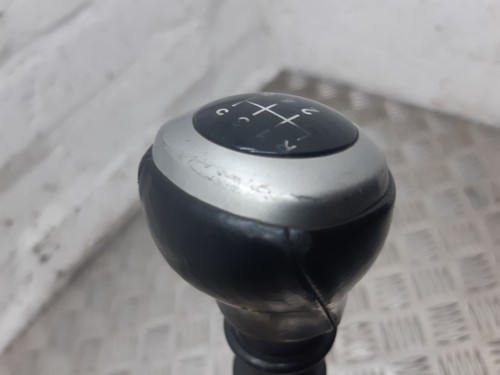 SELECTOR DE MARCHAS KIA SORENTO XM MK2 43700-2P920 2011 - Imagen 5 de 12