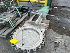 24" EMERSON CLARKSON PNEUMATIC STAINLESS STEEL KNIFE GATE VALVE