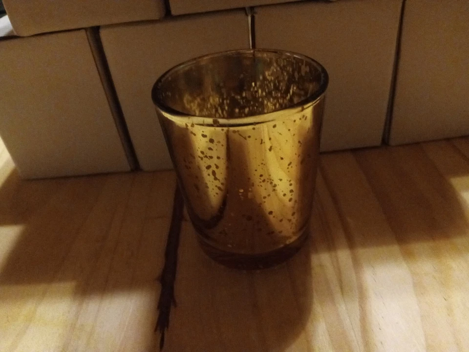 Juego de 12 candelabros votivos Just Artifacts dorados Foto 2 de 3