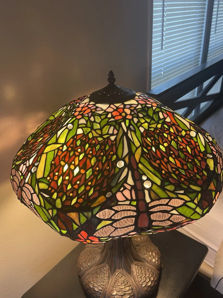 Лампа в стиле стрекозы/ананаса Dale Tiffany высота 22 дюйма x 29 дюймов - Изображение 3 из 4