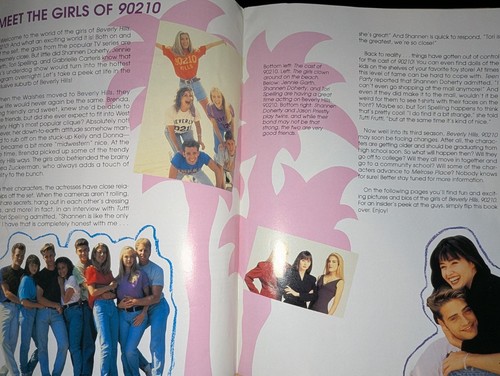 The Guys of Beverly Hills 90210 / The Girls of Beverly Hills 90210 Pi Magazine - Picture 12 of 17