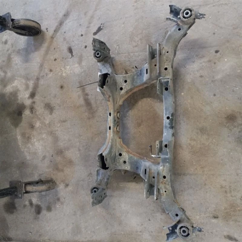 Marco de soporte travesaño trasero para Subaru Forester 14-18 Foto 2 de 4