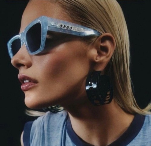 QUAY No Apologies Artic Tort Frame Blue Gradient Lens Limited Edition Sunglasses - Picture 3 of 10