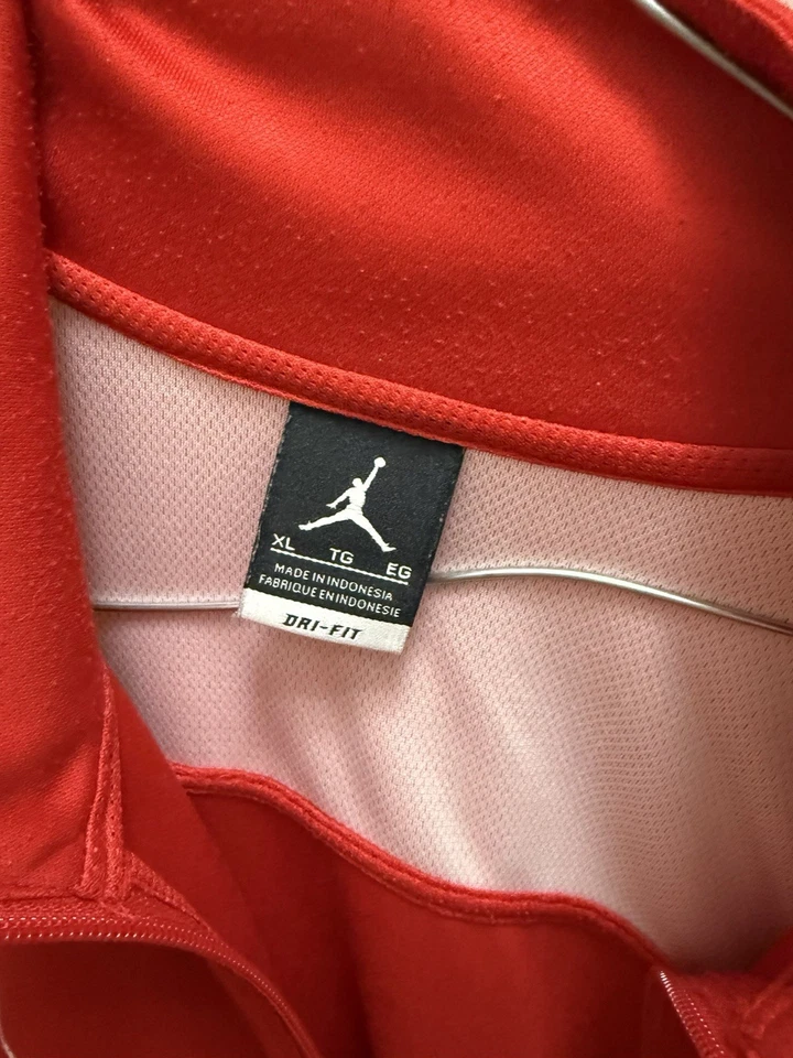 Chaqueta deportiva Jordan roja para hombre, talla XL usada, excelente estado Foto 3 de 3