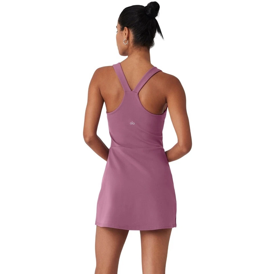 Alo Yoga Aerógrafo Vestido Real Pequeño Morera Tenis Vestido Pantalones Cortos Incorporados Foto 2 de 4