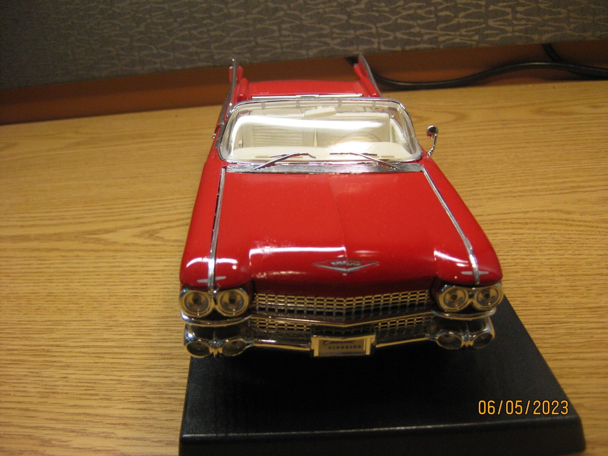 1/18 1959 CADILLAC ELDORADO BIARRITZ CONVERTIBLE IN RED BY MAISTO