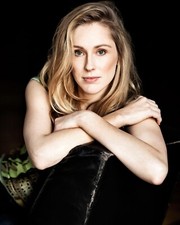 RIKKE LYLLOFF 8x10 PHOTO *