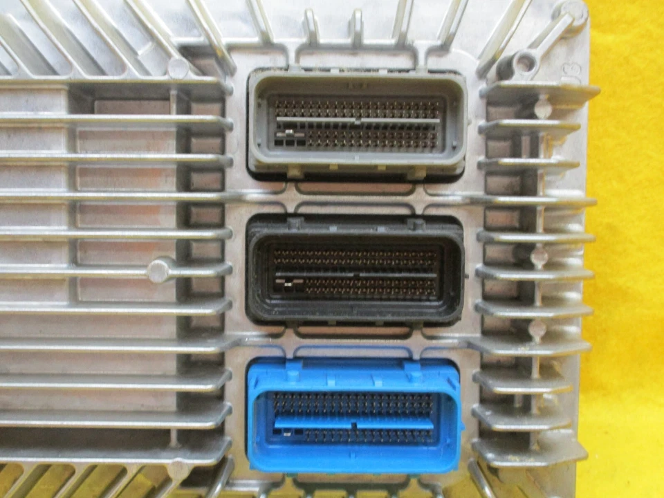 13 14 15 2013 2014 2015 Chevrolet Camaro GM PC ECM ECU # 12653998 - Imagem 2 de 4