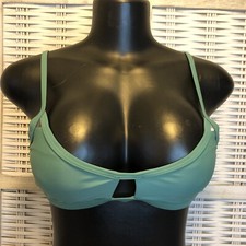NWT Cupshe Bikini Top Size S Green