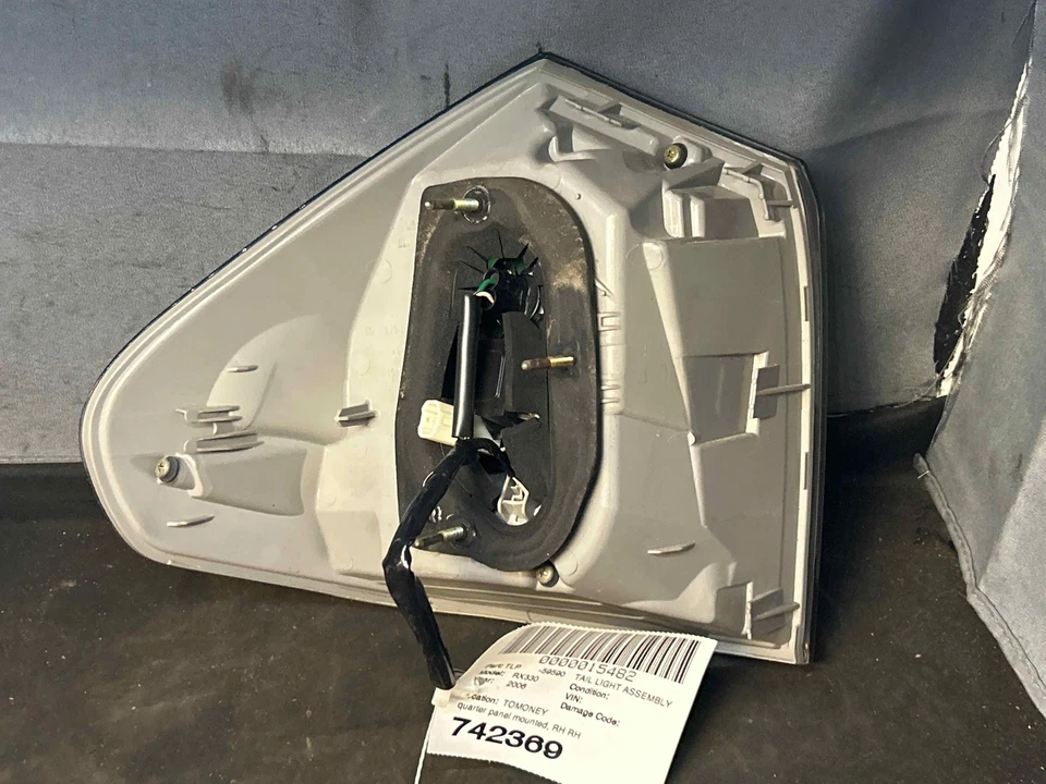 Fits 2004-2006 Lexus RX330, Right Taillight Assembly, OEM:815500E010 - Imagem 2 de 4