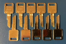 ILCO New Uncut Replacement Key Blanks 1970AM / RA4 set of 10                [x]