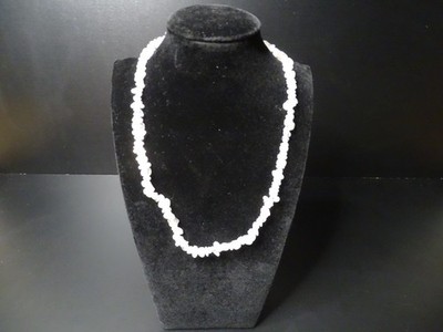 Native American Handcrafted Quartz Chip Necklace 18'' / 29.75g