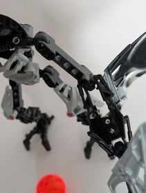 LEGO 8693 Bionicle Karda Nui Phantoka Chirox, 100% Complete W/ 4 Leeches!!