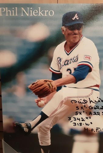 Phil Netro Phil Niekro Signed 18x14 Canvas Print With Stats (5) BECKETT COA | eBay
