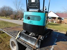 AGT Industrial Mini Excavator 1 Ton 13.5 HP Briggs and Stratton Engine Gas QH12
