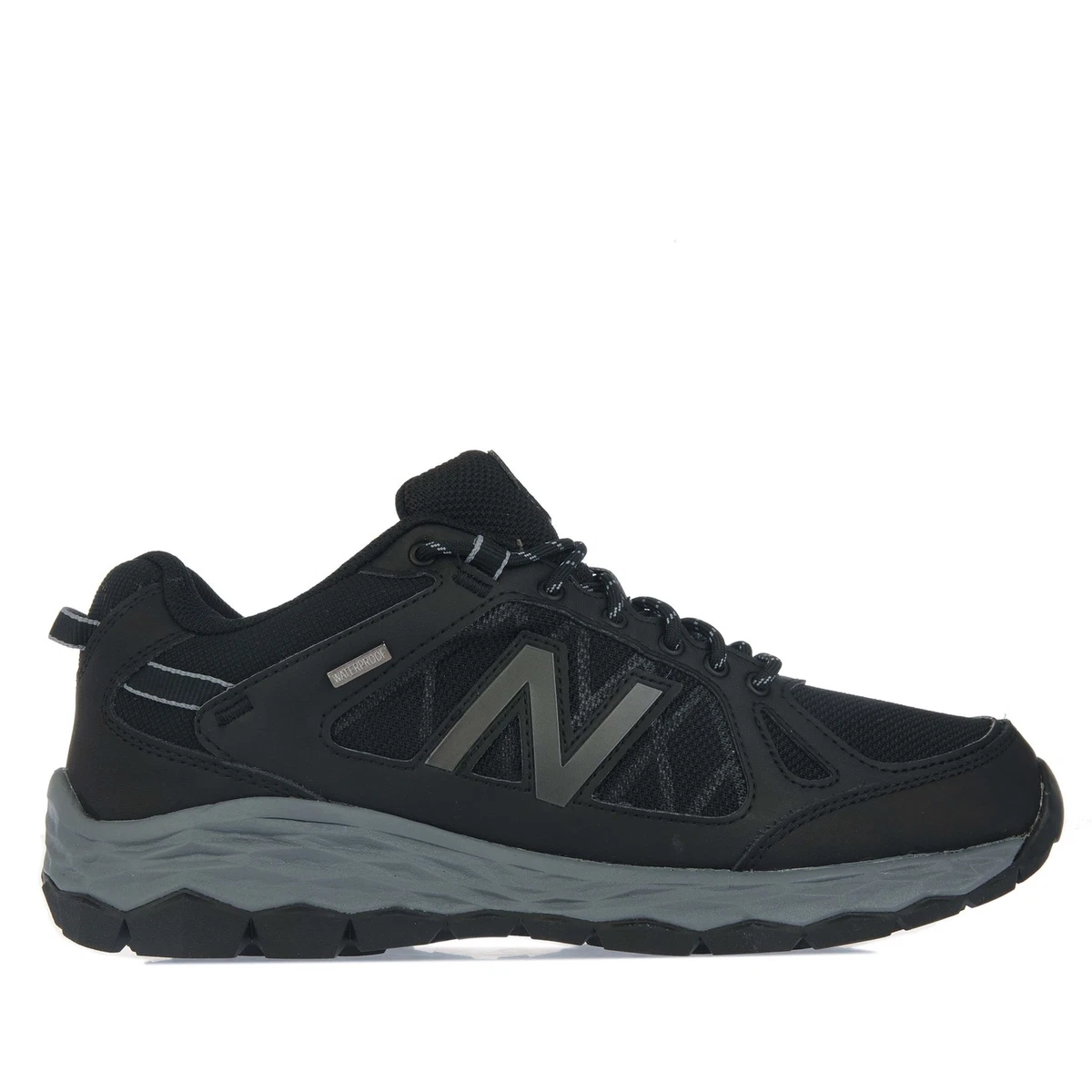 White new hotsell balance mens trainers