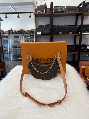 Louis Vuitton Monogram Loop Hobo Bag (M81098) 149974338