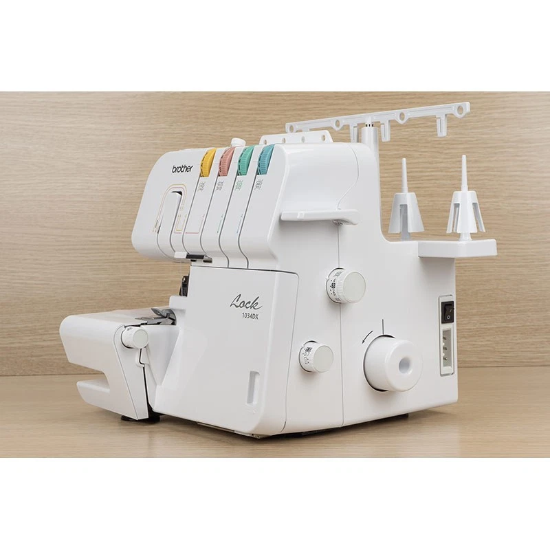 Brother 1034 DX 4 Faden Overlock Nähmaschine mit Differentialtransport, Rollsaum - Bild 3 von 4