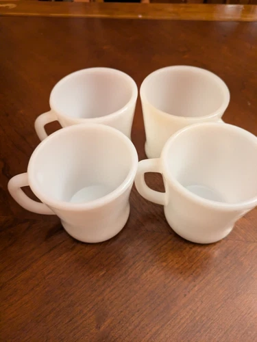 Vtg 1940-50’s Federal White Milk Glass Coffee Mug Cup 8 OZ Z HEAT PROOF Set Of 4