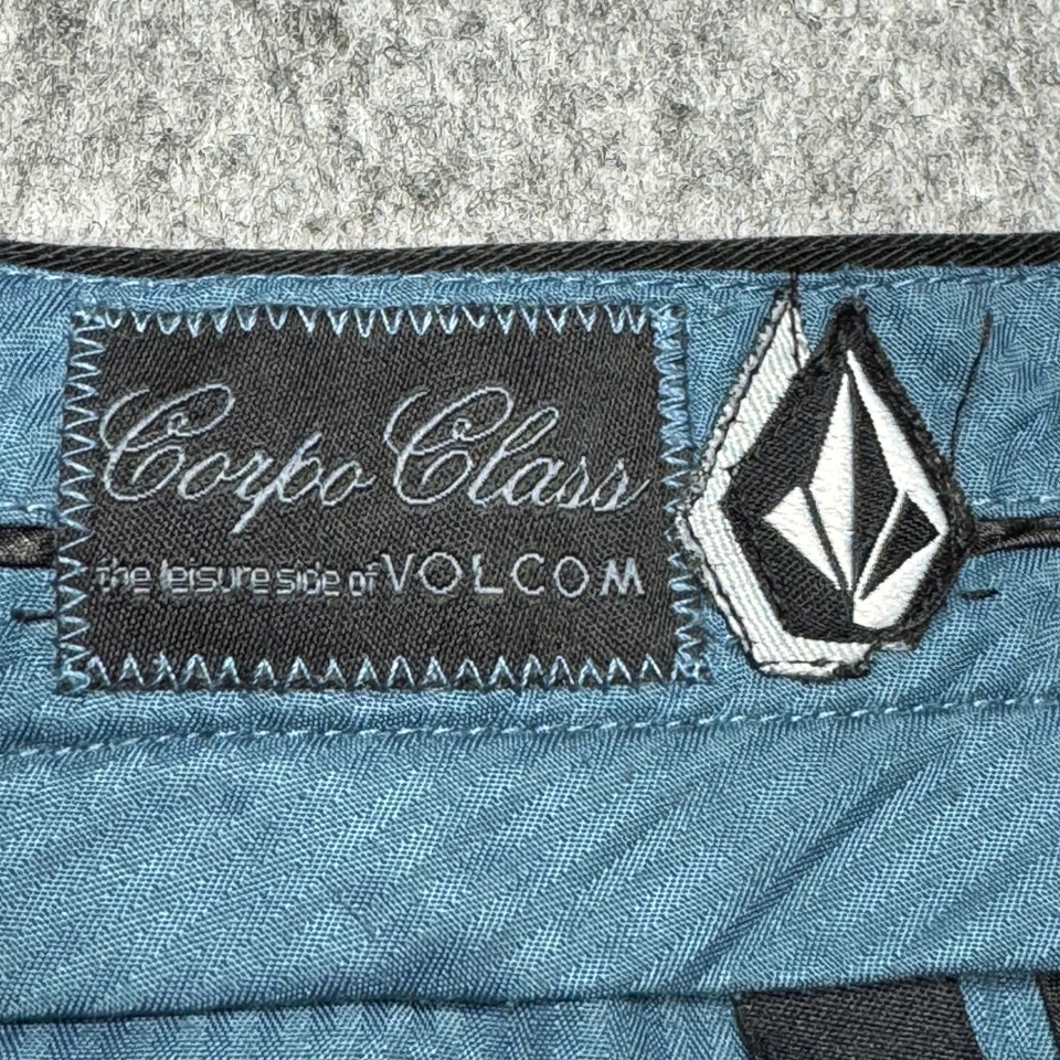 Volcom Corbo Class Mens Size 33 Charcoal Gray Chino Shorts Leisure Side - Image 4 of 4