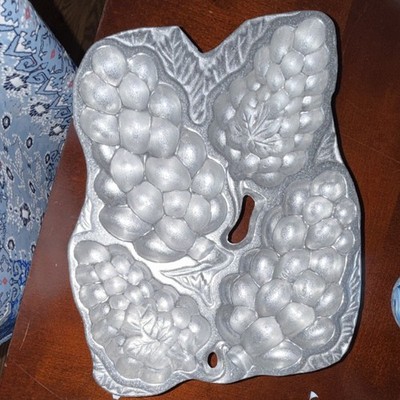 Wilton Armetale Silver Armetale Grapes Cake Pan Muffin Mold #353701 Fruit Theme