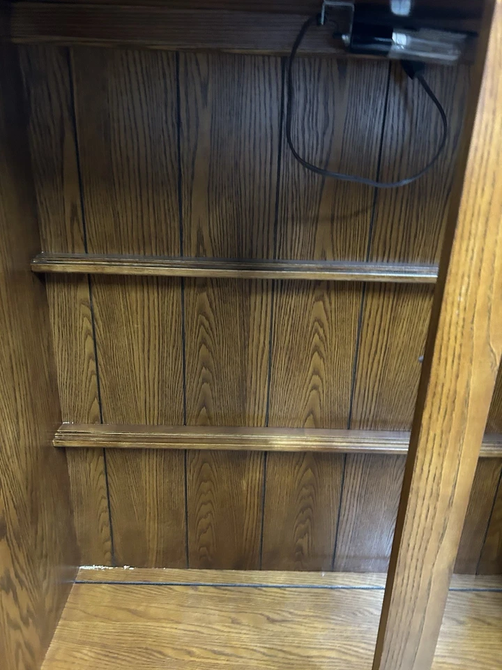 Vitrina de roble iluminado/China Hutch Foto 3 de 4