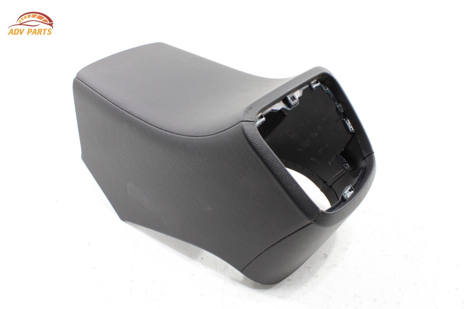 2017 - 2020 MASERATI LEVANTE CENTER CONSOLE REAR END COVER TRIM OEM