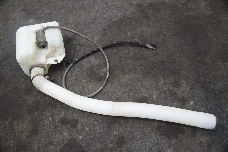 Depósito de botella limpiaparabrisas limpiaparabrisas 68240798AA Alfa Romeo 4C 2015-20 Foto 2 de 4