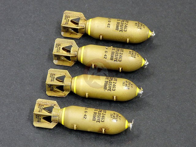 Plus Model 1/48 US 250lb General Purpose Bomb WWII (w/Decals) (4
