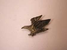 Eagle in Flight Vintage Tie Tack Lapel Pin bird us military animal n81
