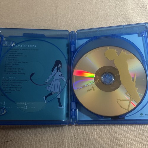 Noragami: The Complete First Season (Blu-ray/DVD, 2015, 4-Disc Set) - Bild 3 von 5