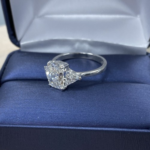 Bague de fiançailles 2,72 ctw coupe rayonnante E-VVS2 IGI diamant cultivé en laboratoire 3 pierres 14 carats - Photo 7 sur 9