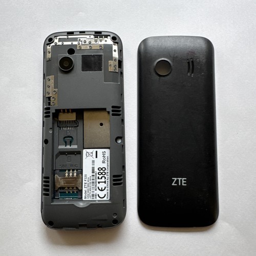 ZTE F320 Black Vodafone Network 32MB 2.4" SOS FM Large Buttons Mobile Phone - Picture 3 of 3