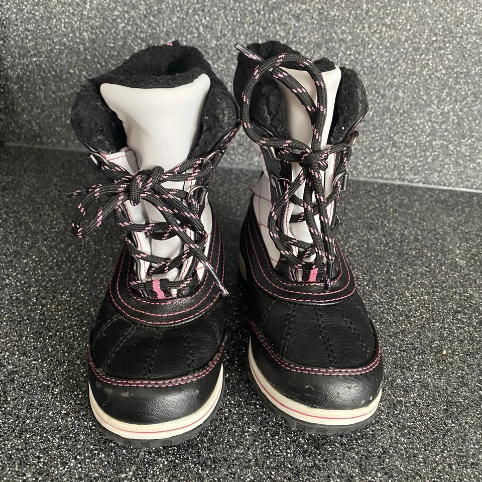 TOTES Kylie Black & White Faux Fur Winter Snow Boots Pink Details Girls Size 9 - Image 4 of 4