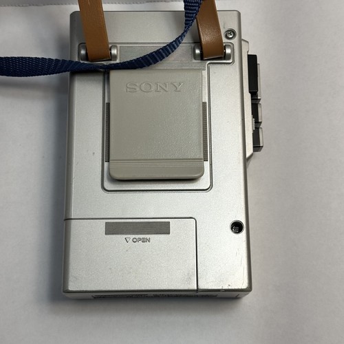 VTG 80's Sony Walkman WM-F1 Cassette Player - New Belt Serviced Fully Functional - Picture 8 of 18