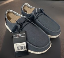 Hey Dude Women  s Wendy Chambray Navy White Lightweight Loafers Size 6  NEW 