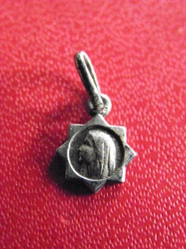 Médaille Religieuse Ancienne Notre-Dame De Lourdes – Métal Argenté